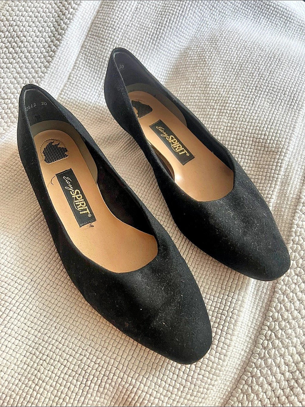 Easy spirit vintage Pointed Toe Heels in Black sz 9